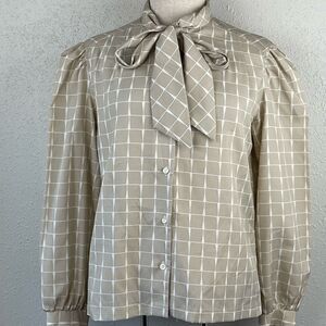 Vintage Russ Petites Womens Tan and White Button Down Long Sleeve Blouse Size M